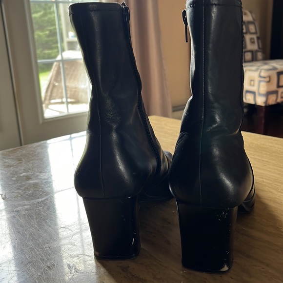 Classic black boots - Picture 3 of 7